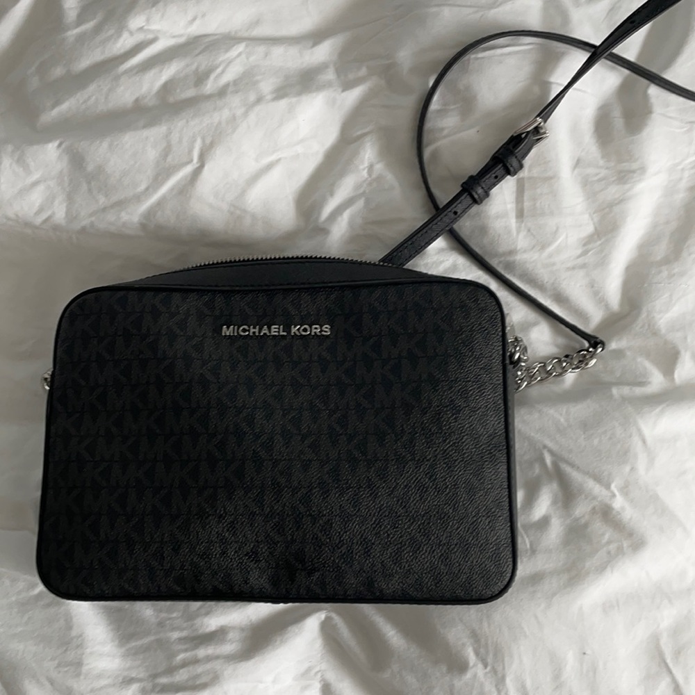 michael kors purse.